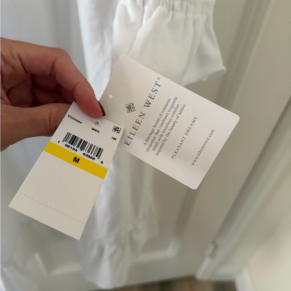 White Nightgown NWT - Picture 4 of 5